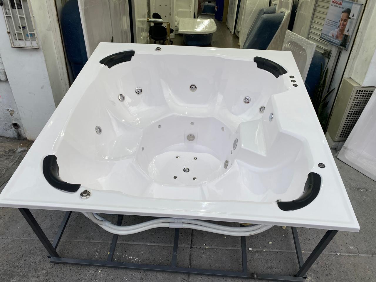 Jacuzzi 230x230