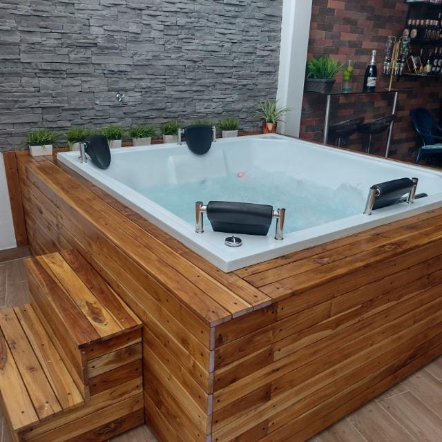 Jacuzzi 2x2