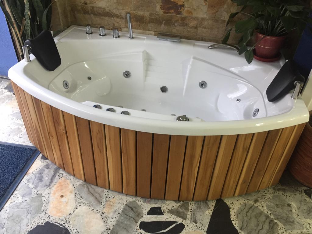Jacuzzi premium con madera